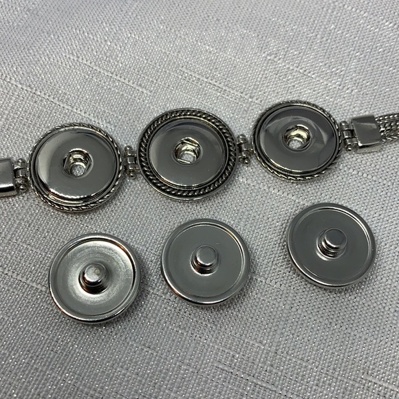 🇺🇸Air Force Mom 3 Charm Bracelet - Oh Snap! - Picture 4 of 5